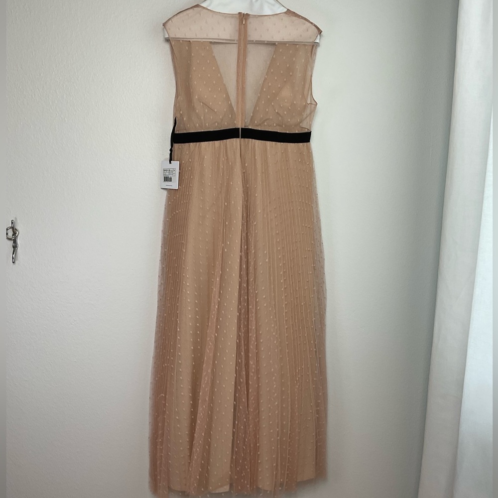 RED Valentino Bow Embellished Pleated Point D'Esprit Blush Colored Dress - Picture 4 of 10
